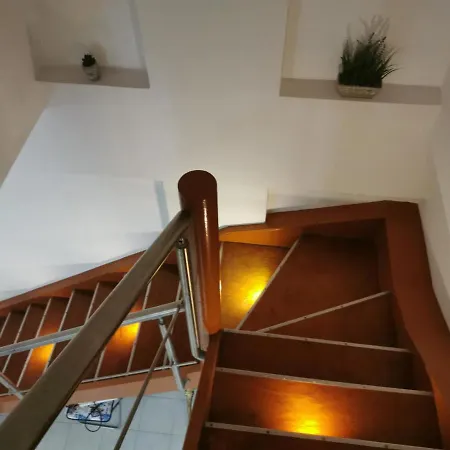 Bed and breakfast Males House
