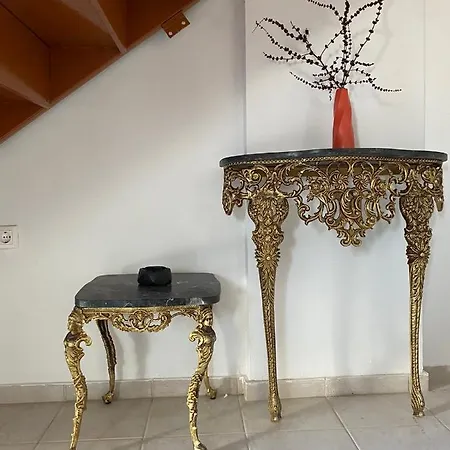 Males House *