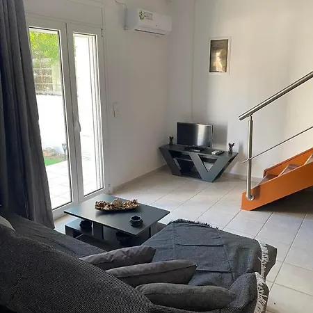 Bed and breakfast Males House *