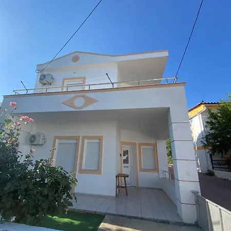 Bed and breakfast Males House