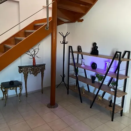 Males House Malles